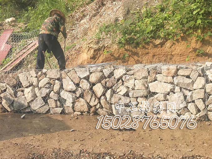 護(hù)岸格賓網(wǎng)廠家報(bào)價(jià)15028765076